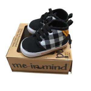 NWT me-in-mind Black Buffalo Plaid Soft Soled Shoes Size 3-4